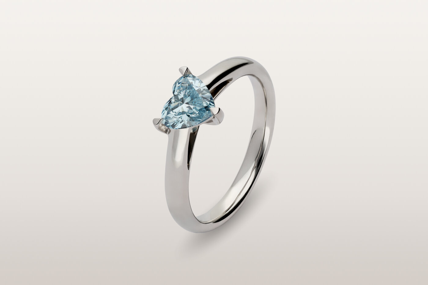 Anillo Solitaire Blue Heart Anillo Solitaire Blue Heart