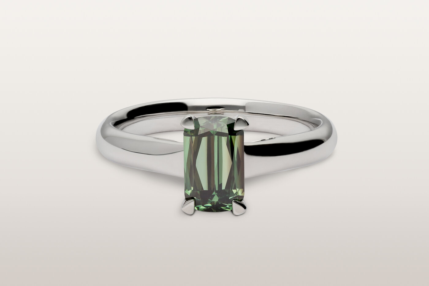 Anillo Solitaire Green Cushion Anillo Solitaire Green Cushion