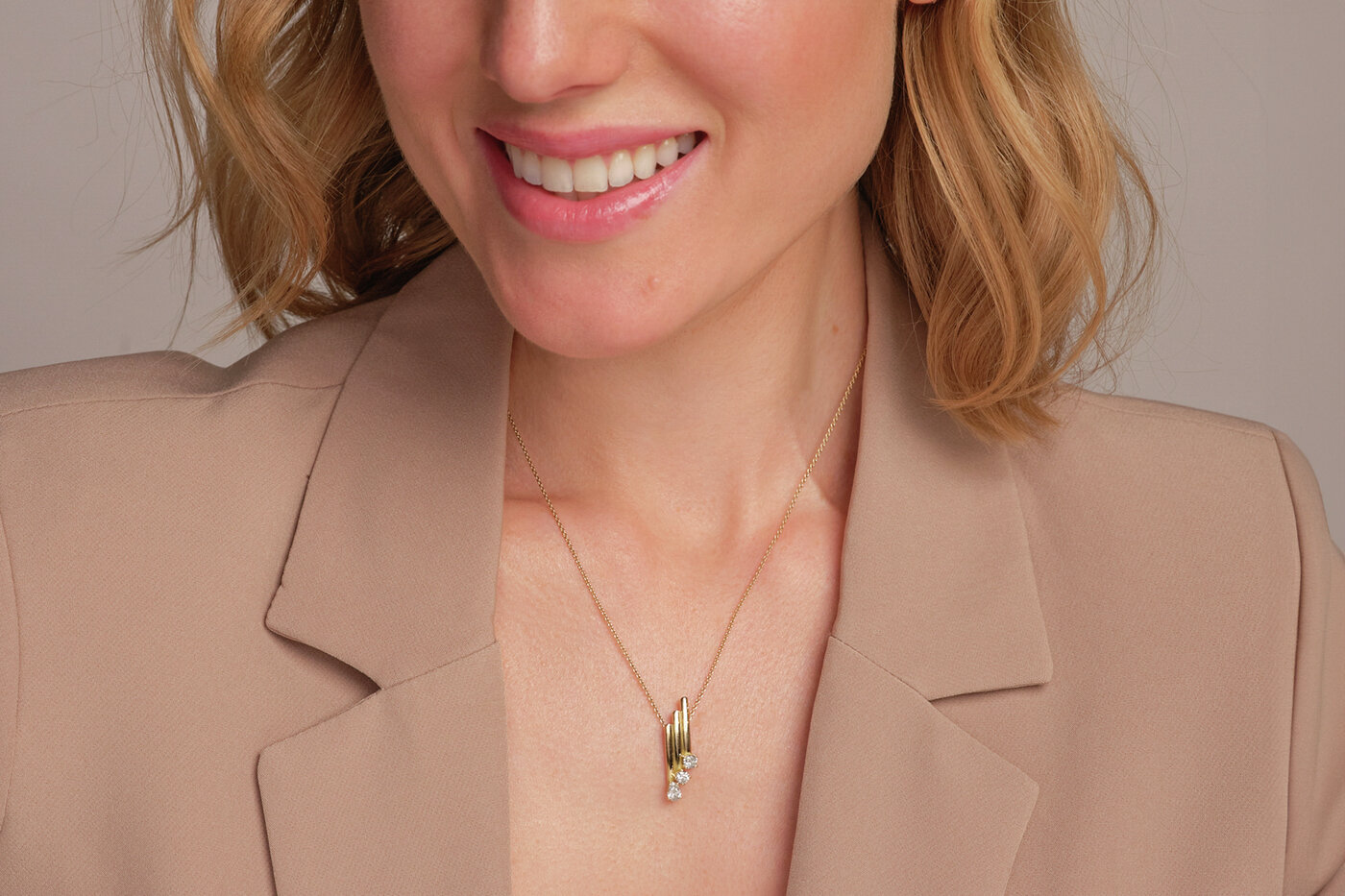 Necklace Rise