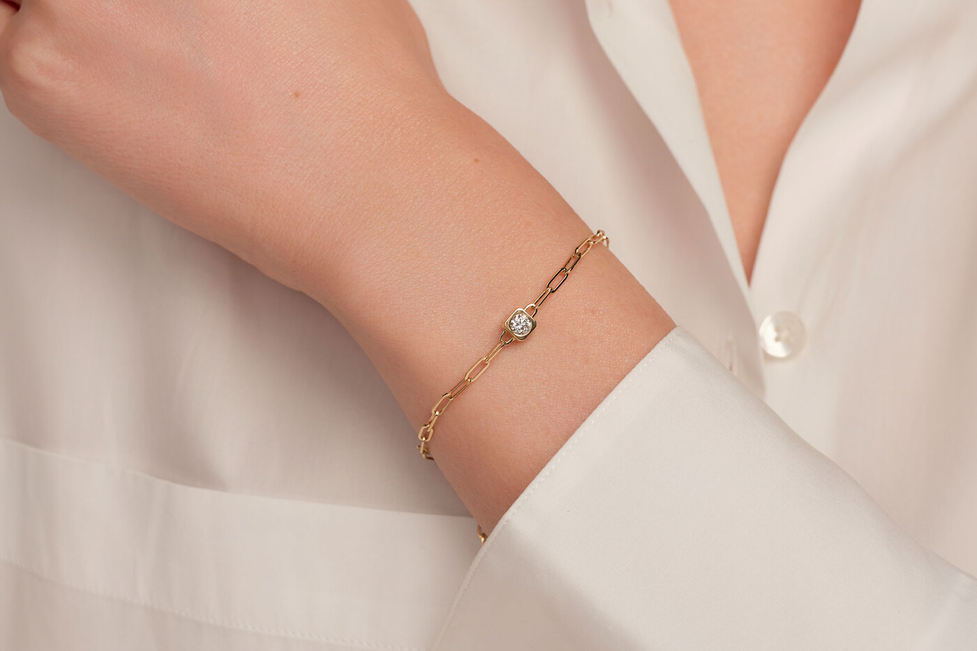 Bracelet Motion