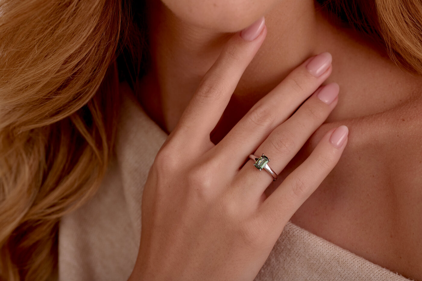 Anillo Solitaire Green Cushion Anillo Solitaire Green Cushion