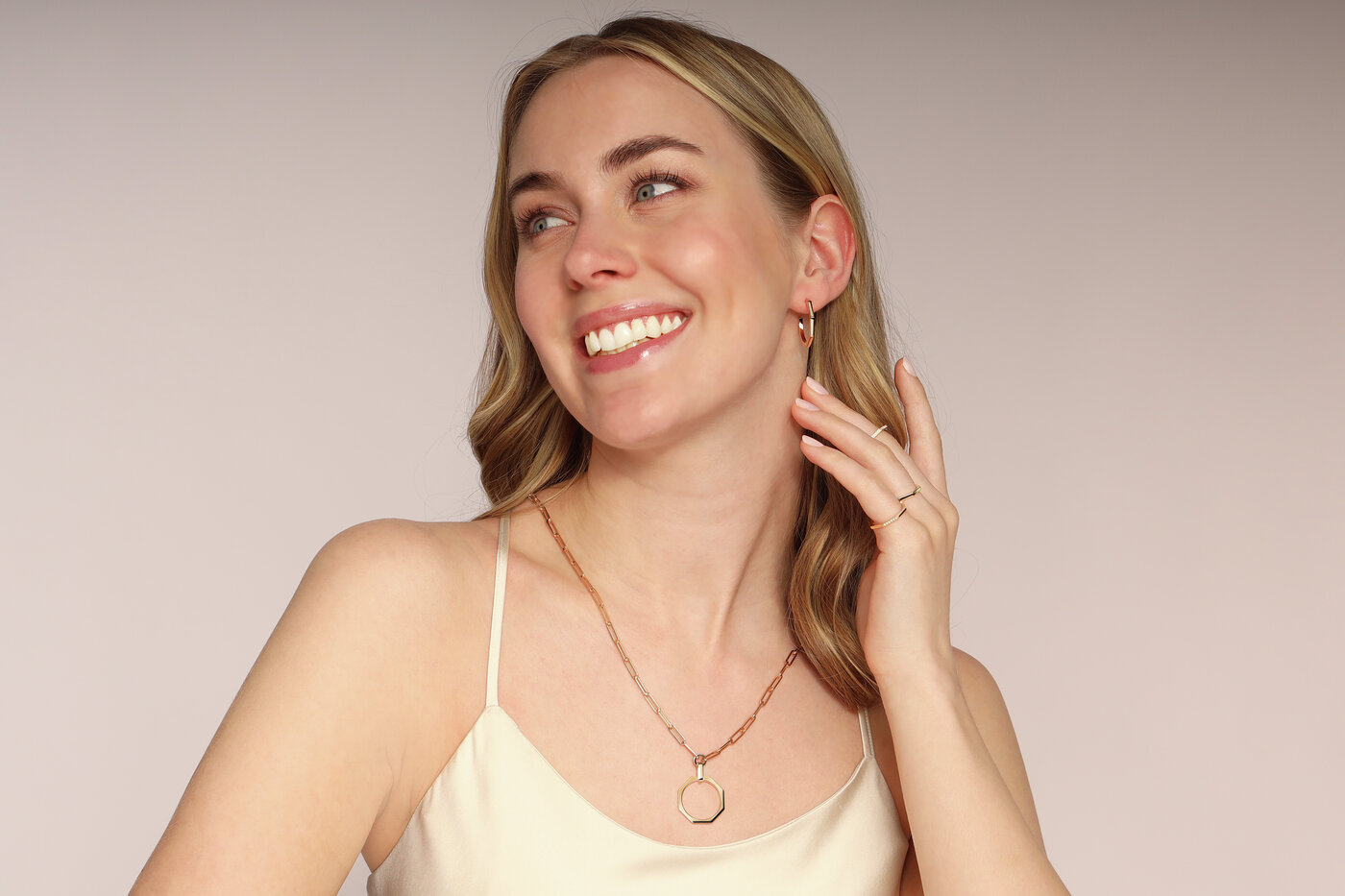 Necklace mandana