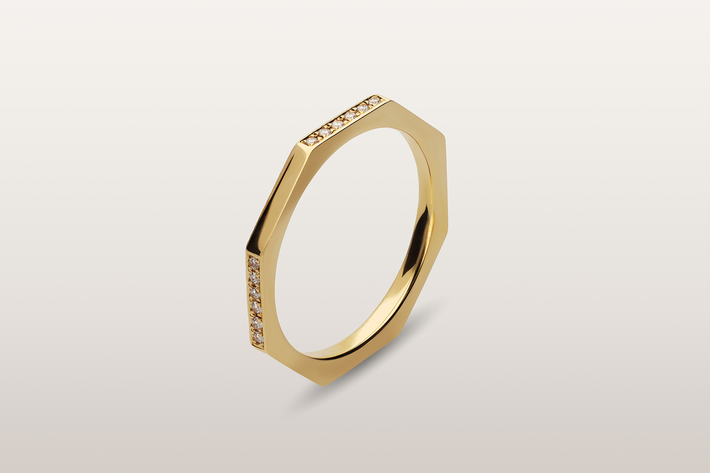 Ring mandana Change