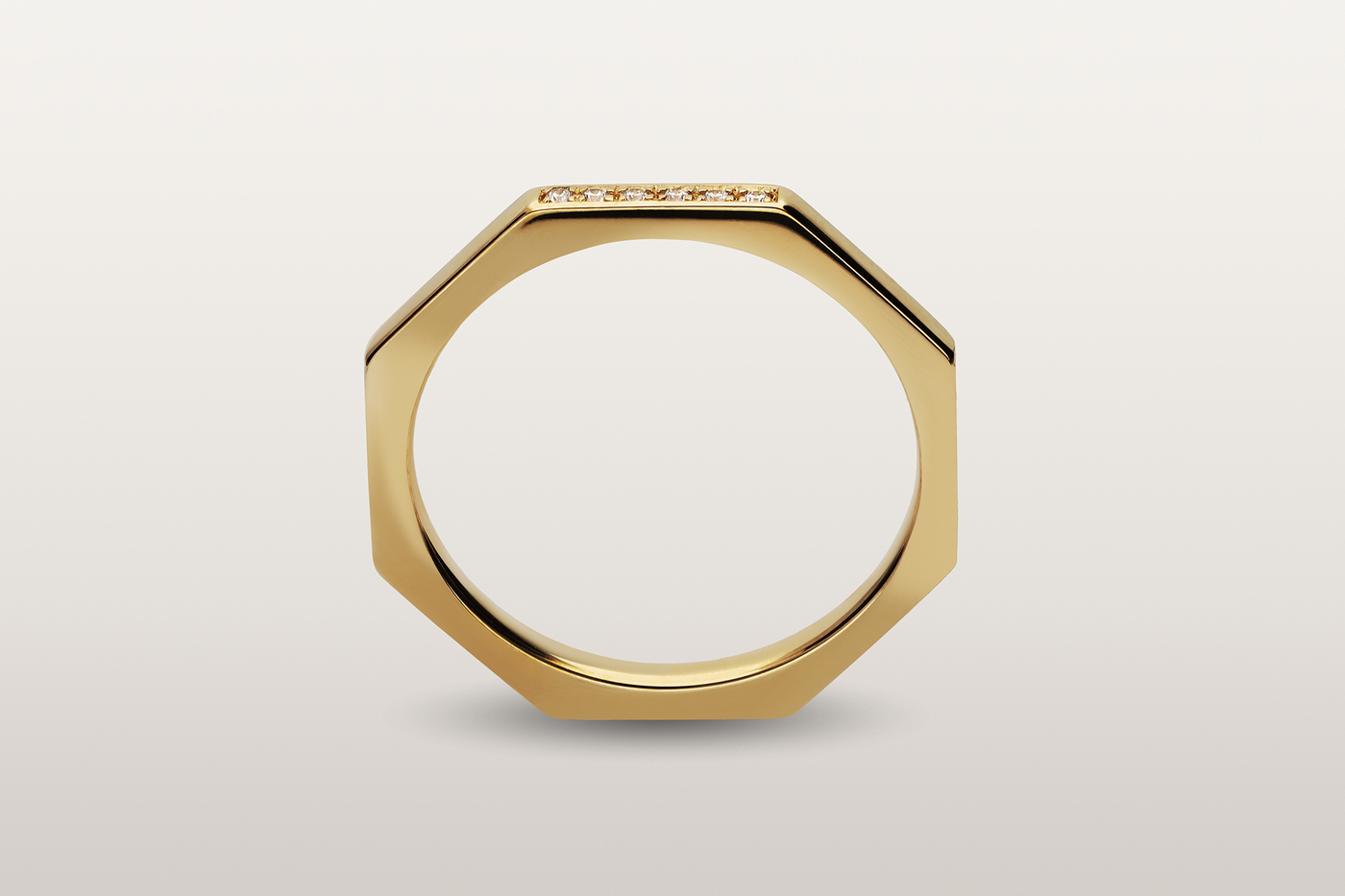 Ring mandana Change
